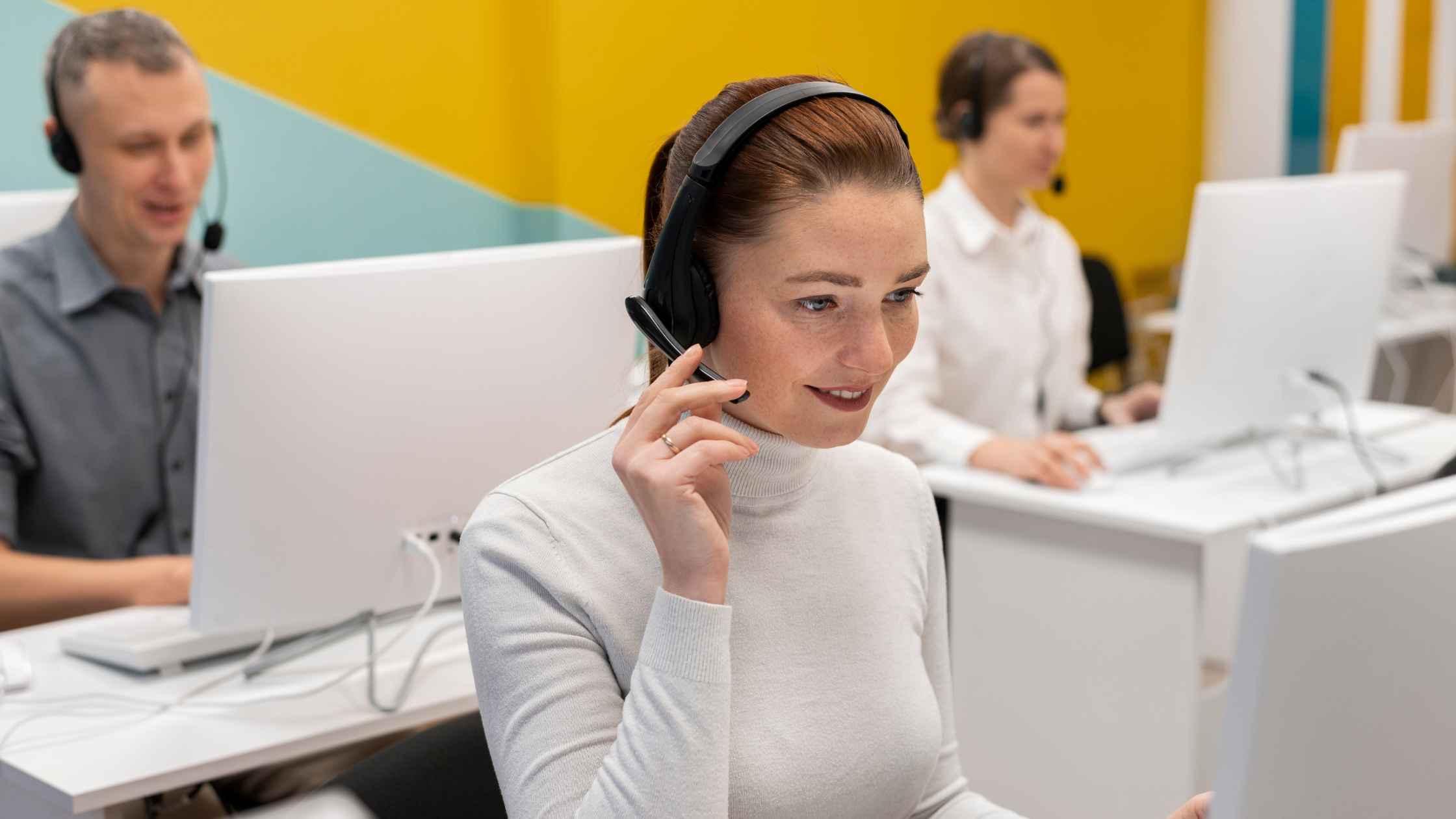 benefits of outsourcing customer service